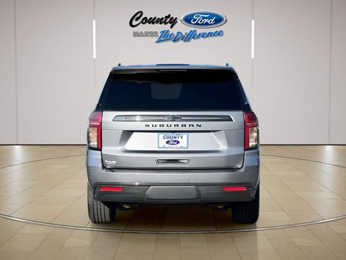 Used 2022 Chevrolet Suburban Z71 AWD/4WD image 5