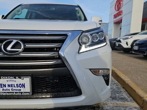 Used 2018 Lexus GX 460 image 3