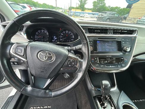 Used 2013 Toyota Avalon XLE Touring FWD image 8