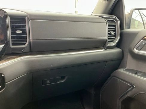 Used 2023 Chevrolet Silverado 1500 LT AWD/4WD image 7