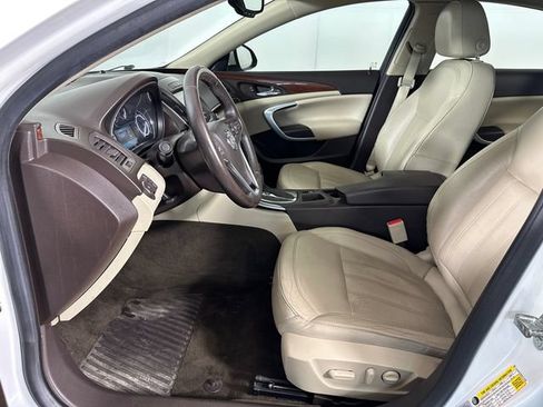 Used 2016 Buick Regal FWD image 10