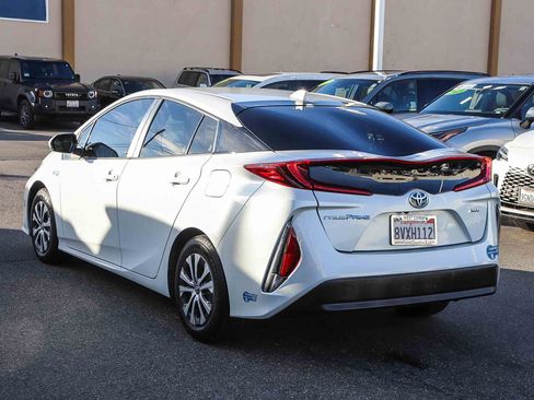 Certified 2021 Toyota Prius Prime XLE image 9