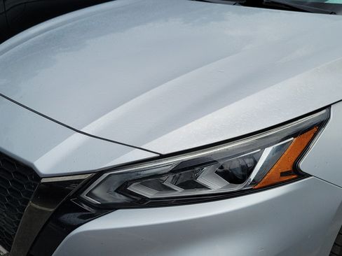 Used 2020 Nissan Altima 2.5 SR FWD image 9