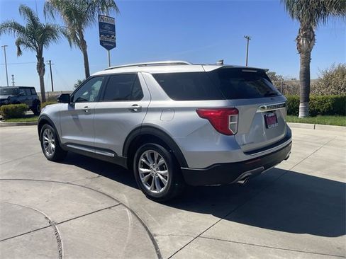 Used 2022 Ford Explorer Limited w/ Equipment Group 301A image 6
