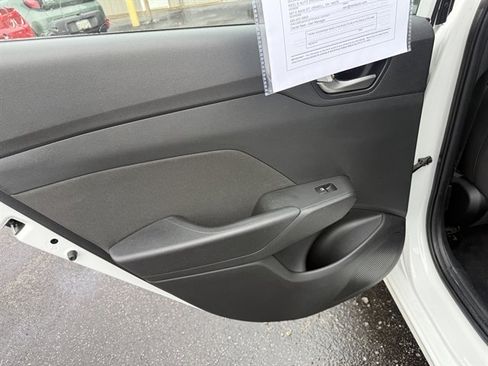 Used 2019 Hyundai Accent SE FWD image 32