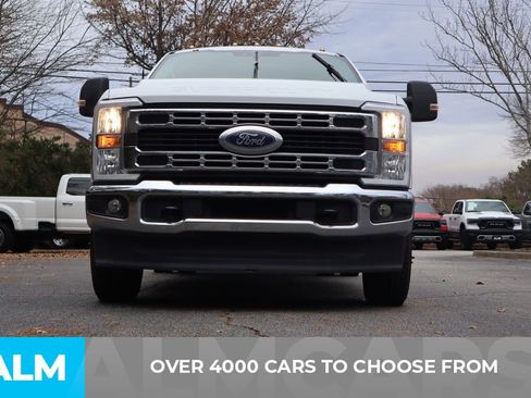 Used 2025 Ford F350 XLT image 3