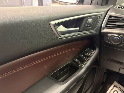 Used 2020 Ford Edge Titanium w/ Equipment Group 301A AWD/4WD image 40