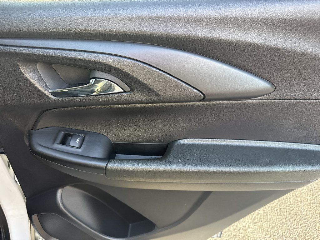 Used 2025 Chevrolet TrailBlazer LT FWD image 16