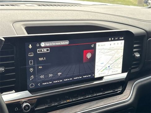 Used 2025 GMC Sierra 2500 SLT w/ SLT Premium Package image 17