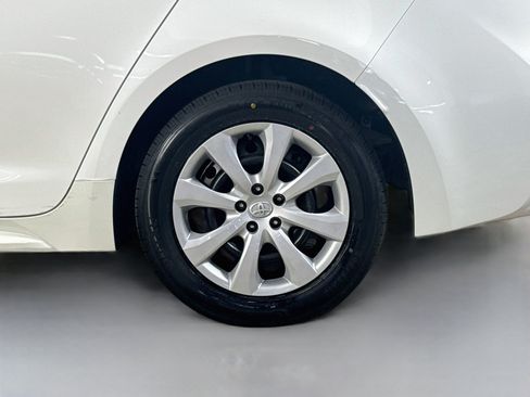 Used 2021 Toyota Corolla LE FWD image 37