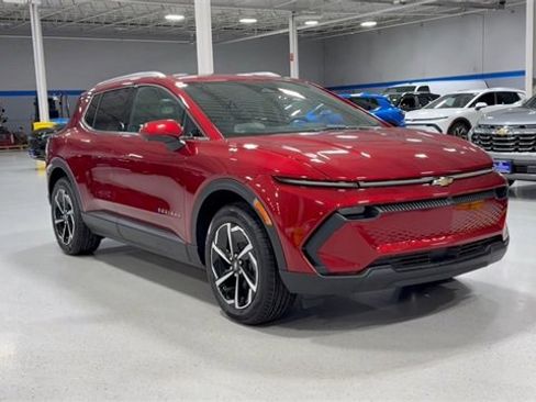 New 2026 Chevrolet Equinox EV LT image 2