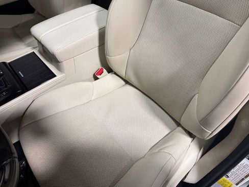 Used 2020 Lexus GX 460 Premium image 18