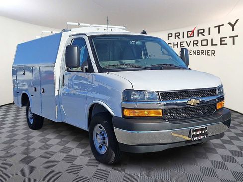 New 2024 Chevrolet Express 3500 w/ Power Convenience Package image 3