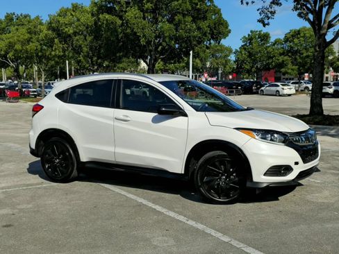 Used 2022 Honda HR-V Sport image 2