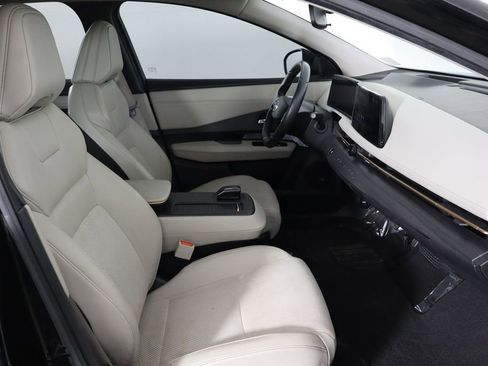Used 2023 Nissan Ariya FWD image 18