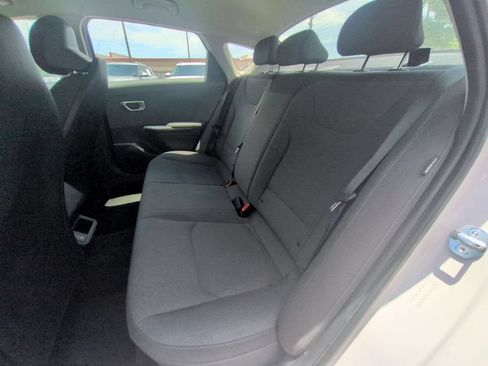 Used 2025 Kia K4 FWD image 26