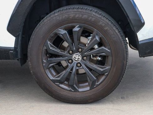 Used 2024 Toyota RAV4 SE AWD/4WD image 9