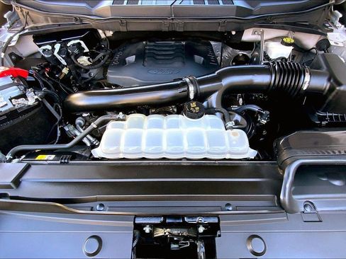 Used 2023 Ford F150 XLT image 10