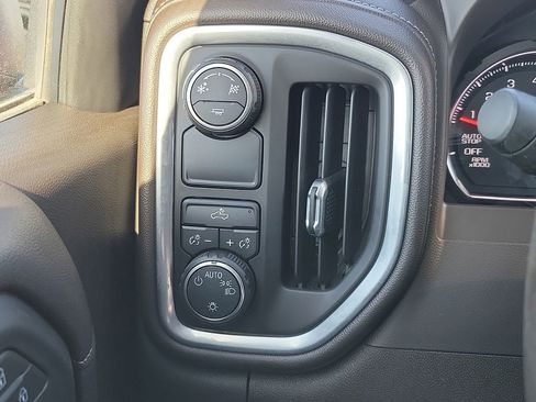 Used 2019 Chevrolet Silverado 1500 LT w/ Texas Edition image 14