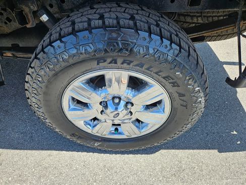 Used 2011 Ford F150 XLT w/ XLT Chrome Pkg AWD/4WD image 9