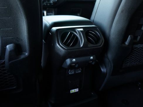 Used 2021 Jeep Wrangler Unlimited Rubicon image 32