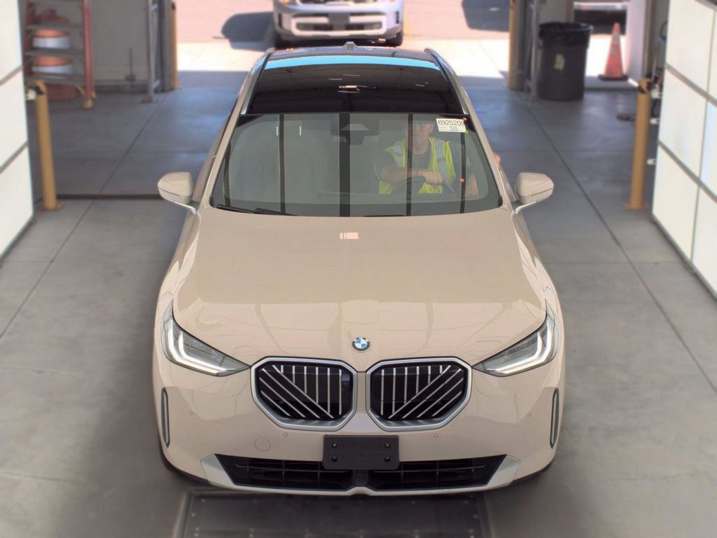 Used 2025 BMW X3 xDrive30i w/ Premium Package AWD/4WD image 5