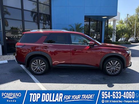 Used 2024 Nissan Pathfinder SL w/ SL Premium Package FWD image 10