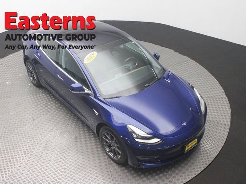 Used 2018 Tesla Model 3 Mid Range RWD image 3