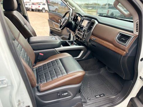 Used 2018 Nissan Titan Platinum Reserve w/ Platinum Utility Package image 39