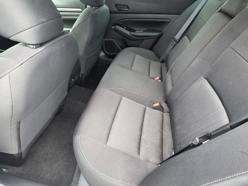 Used 2023 Nissan Altima 2.5 SV w/ SV Premium Package FWD image 9