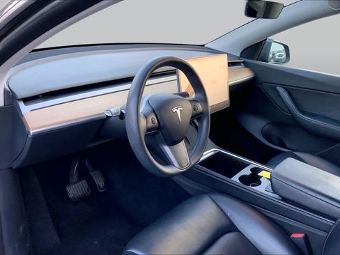 Used 2022 Tesla Model Y Long Range AWD/4WD image 15