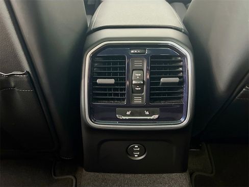 Certified 2023 Porsche Macan S image 27