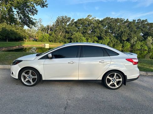 Used 2012 Ford Focus Titanium FWD image 3