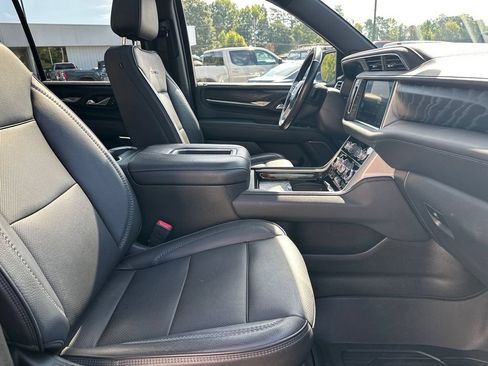 Used 2021 GMC Yukon Denali w/ Denali Premium Package AWD/4WD image 14