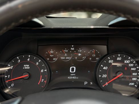 Used 2017 Chevrolet Camaro SS RWD image 19