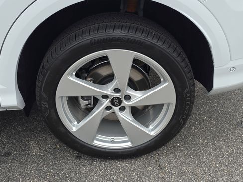 New 2025 Audi Q5 Premium Plus image 33