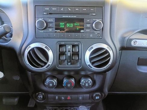 Used 2014 Jeep Wrangler Unlimited Sahara w/ Connectivity Group image 39