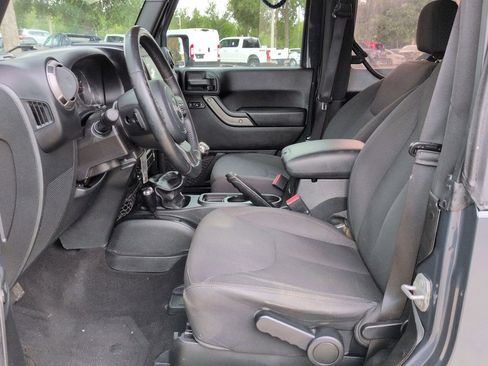 Used 2018 Jeep Wrangler Sport AWD/4WD image 19