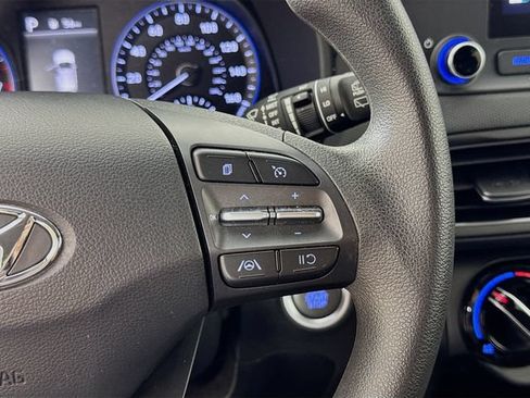 Certified 2022 Hyundai Kona SEL FWD image 18
