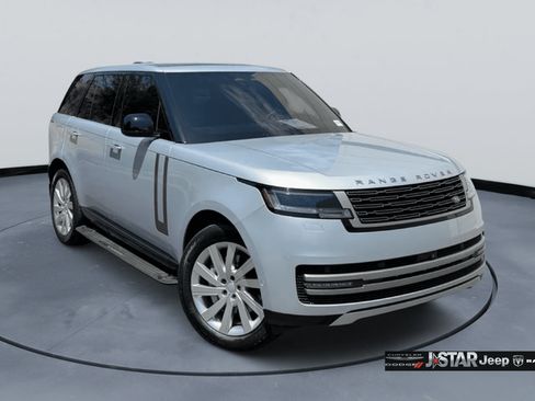 Used 2024 Land Rover Range Rover SE AWD/4WD image 3