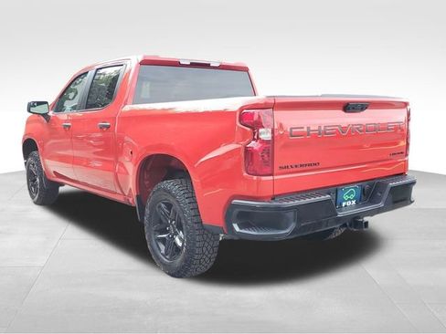 Certified 2025 Chevrolet Silverado 1500 Custom Trail Boss w/ LPO, Dark Essentials Package AWD/4WD image 3