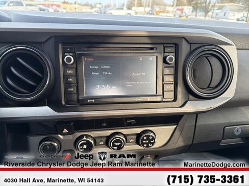 Used 2018 Toyota Tacoma SR5 w/ Four Season Floor Mat Package image 21
