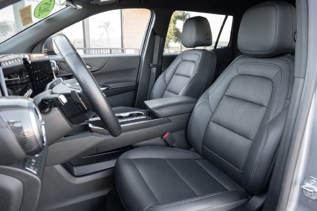 Used 2025 Chevrolet Equinox LT w/ Convenience Package II FWD image 18