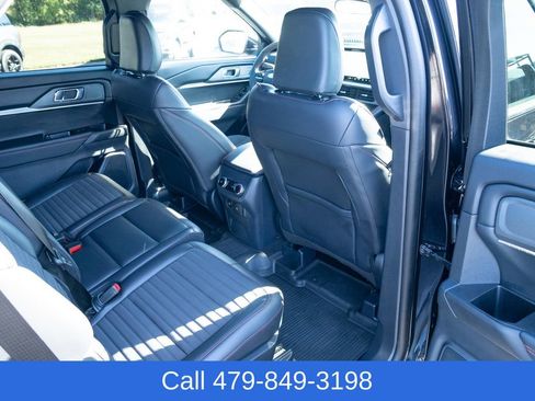 Used 2025 Ford Explorer ST-Line w/ ST-Line Street Pack image 37