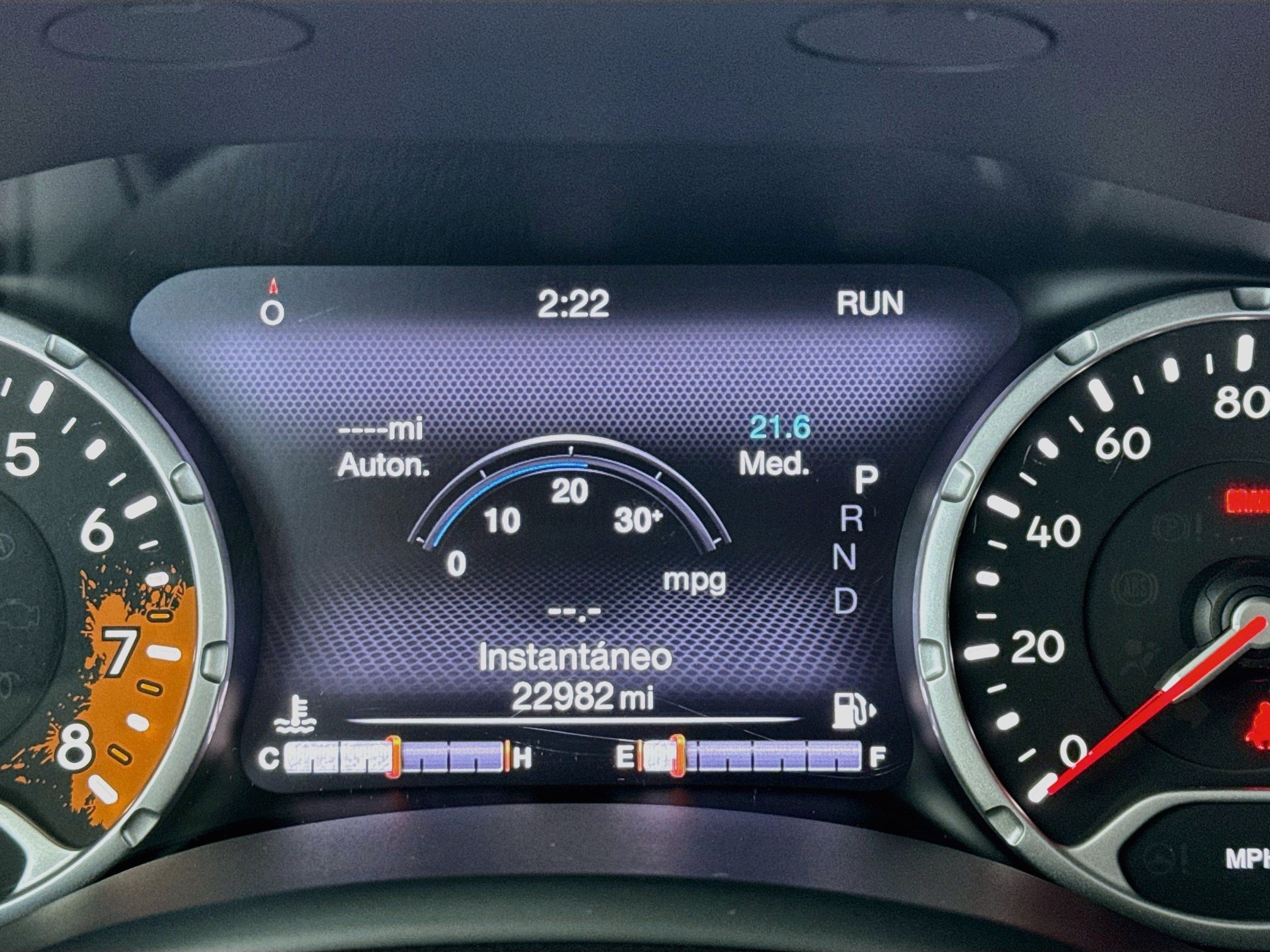 Used 2018 Jeep Renegade Limited w/ UConnect 8.4 Nav Group FWD image 8