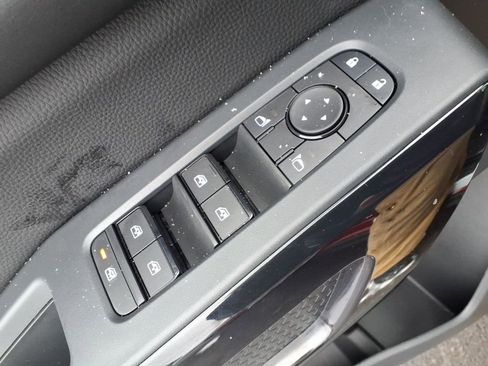 New 2026 Nissan Pathfinder SV image 17