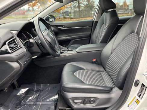 Used 2021 Toyota Camry SE image 10