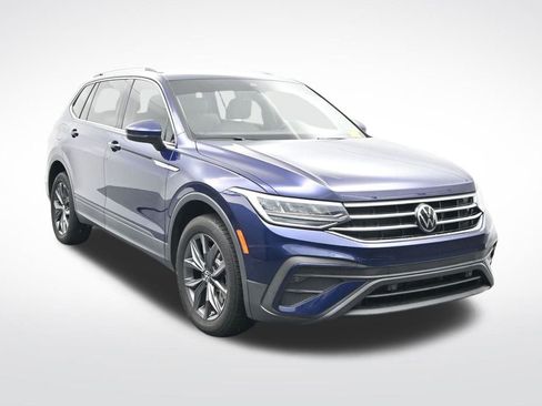 Used 2022 Volkswagen Tiguan SE image 3