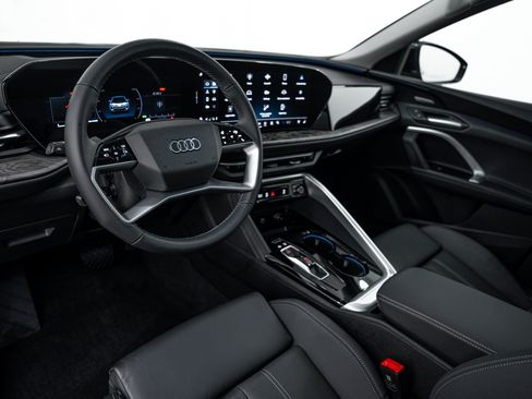 Used 2025 Audi Q5 Premium Plus w/ Premium Plus AWD/4WD image 8