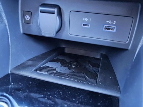 New 2025 Nissan Versa SR w/ Trunk Package image 15